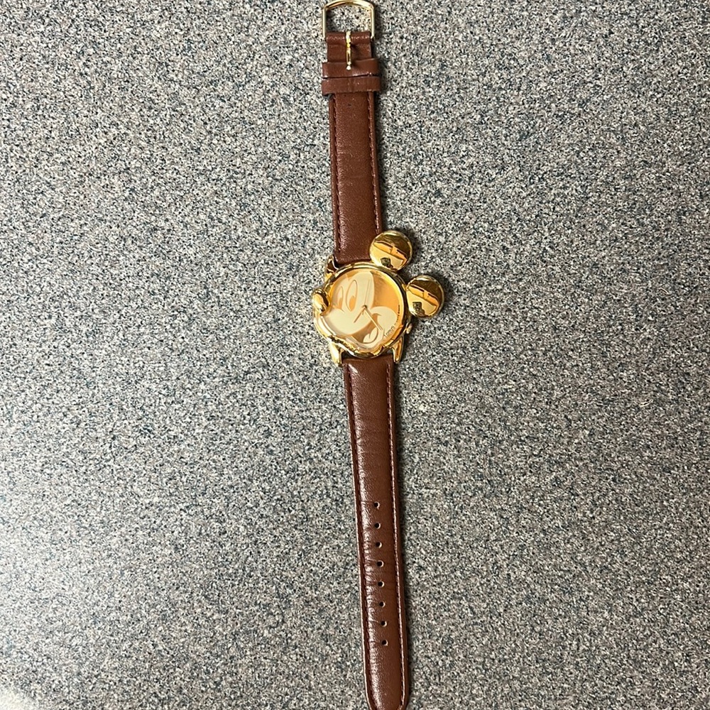 Vintage Lotus Mickey Mouse Watch V401-5700